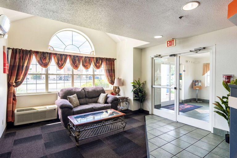 Public Area 2, Motel 6 Chattanooga, TN - Downtown, Hamilton