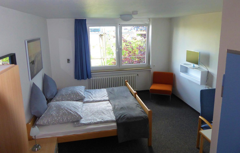 Others 4, Doppelzimmer mit Albblick, Tübingen