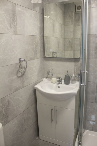 Others 5, Charming Accommodation Close to Birmingham, Sandwell