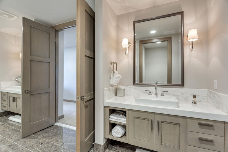Bathroom 4, Premium Three Bedroom 3 Apartment Hotel by RedAwning, Summit