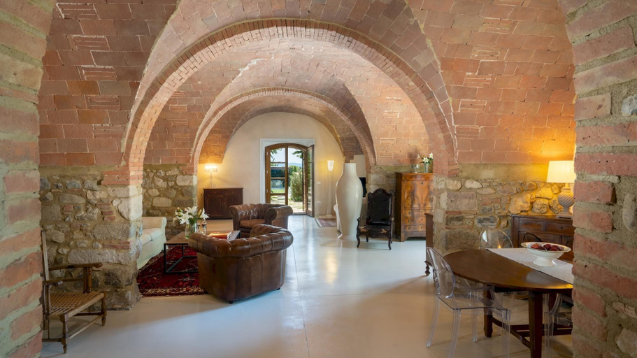 Room 2, Pieve di San Giovanni 10, Pisa