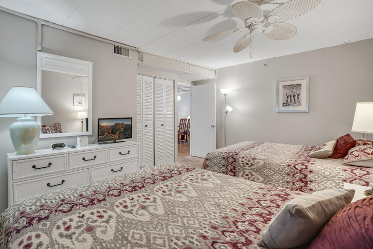 Room 5, Oceana Ii 109 2 Bedroom Condo by RedAwning, Worcester