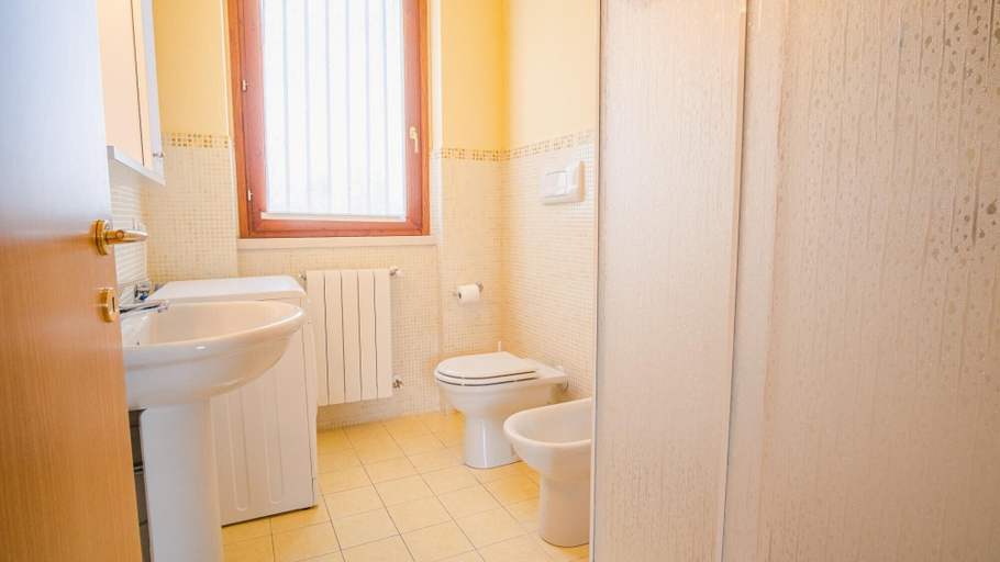 Bathroom 4, Garda Orange Apartment - Italian Homing, Brescia