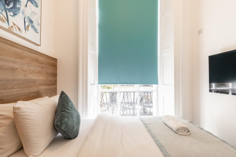 Bedroom 2, Griffin House Hotel, London