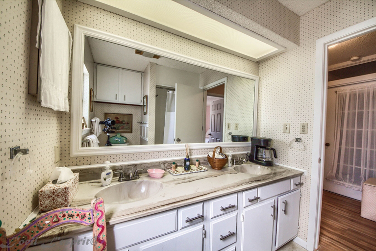 Bathroom 2, Binky's Nest 1 Bedroom Home by RedAwning, Gillespie