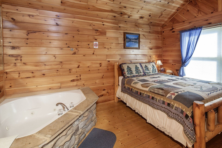 Bedroom 2, Bear Hugs - Great Cabin! 2 Bedroom Cabin by RedAwning, Sevier