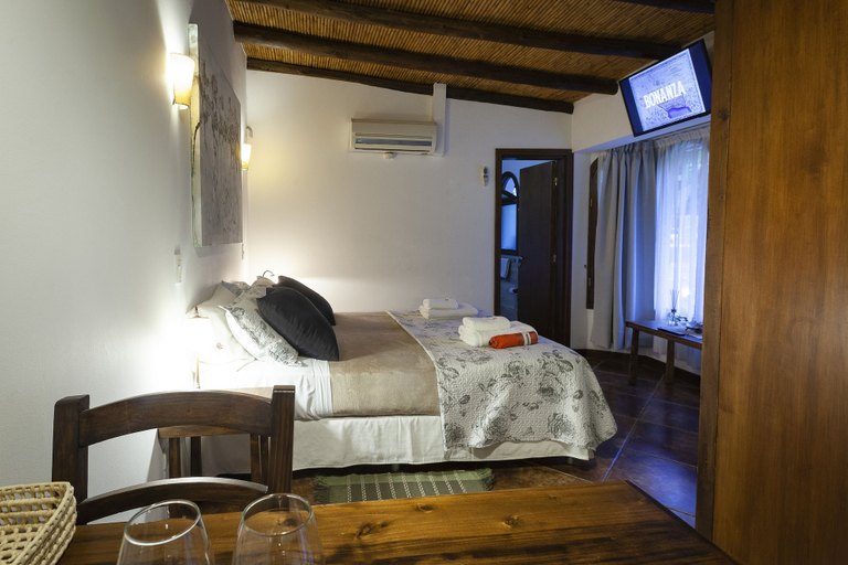 Bedroom 2, Posada de Rosas, Capital