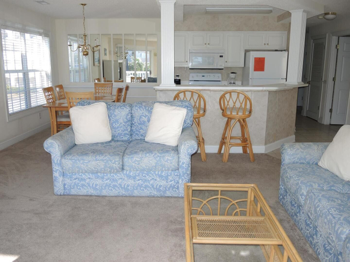 Living room 2, 1506 2 Bedroom Villa by RedAwning, Brunswick