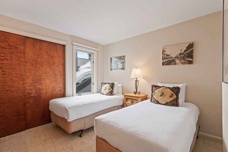 Room 3, Snow Flower 147 2 Bedroom Condo by RedAwning, Summit