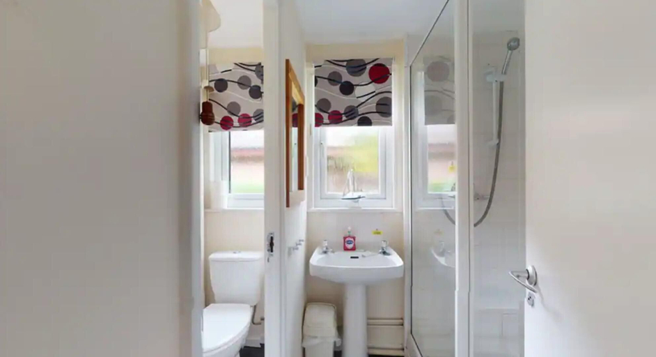 Bathroom 5, Trevithick Cottage Sleeps 6 and Dog Friendly, Cornwall