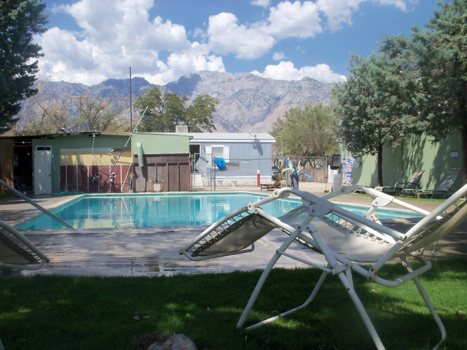 Sport & Beauty 3, Olancha RV Park & Motel, Inyo