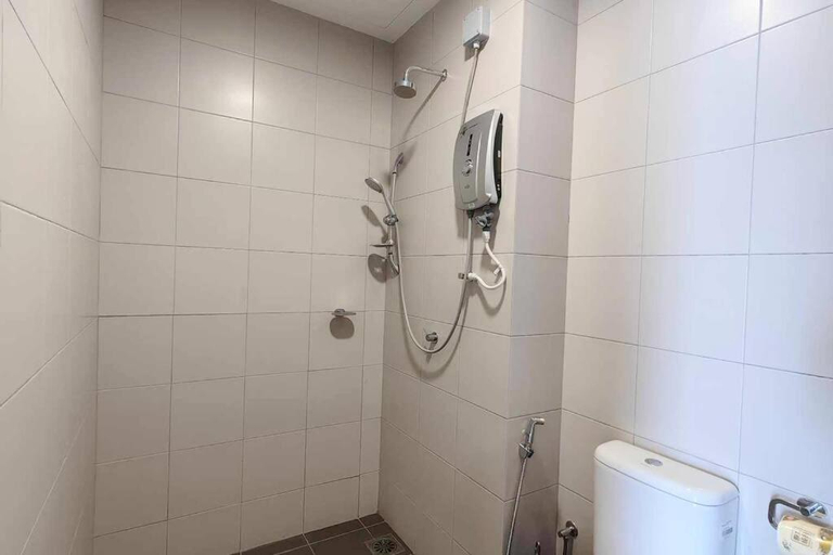 Bathroom 3, Meridin Sovo 2201 4paxCozy Legoland Netflix BySTAY, Johor Bahru