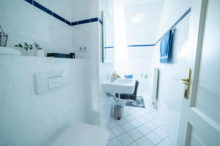 Bathroom 2, FullHouse - Chemnitz - M34 - 3 Beds - Nespresso, Chemnitz