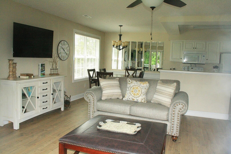 Living room 4, 1401 2 Bedroom Villa by Redawning, Brunswick