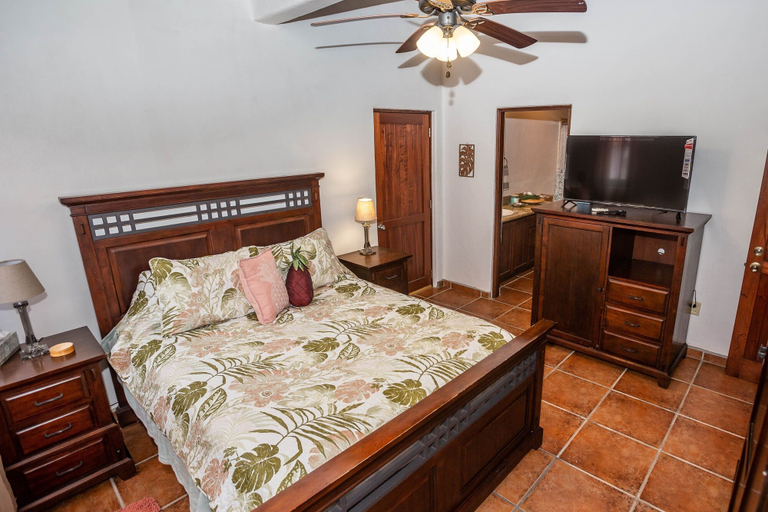 Bedroom 2, Gecko Getaway 2 Bedroom Condo by RedAwning, Roatán