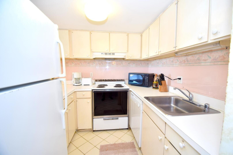 Private kitchen 5, Fountainhead 209 1 Bedroom Condo by RedAwning, Worcester