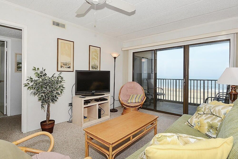 Living area 3, Bonaire 404 2 Bedroom Condo by RedAwning, Worcester
