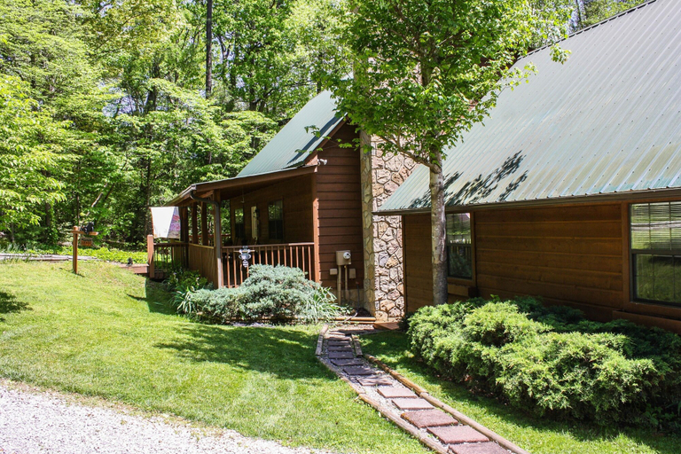 Exterior & Views 2, A Cowpoke's Dream 3 Bedroom Cabin by RedAwning, Sevier