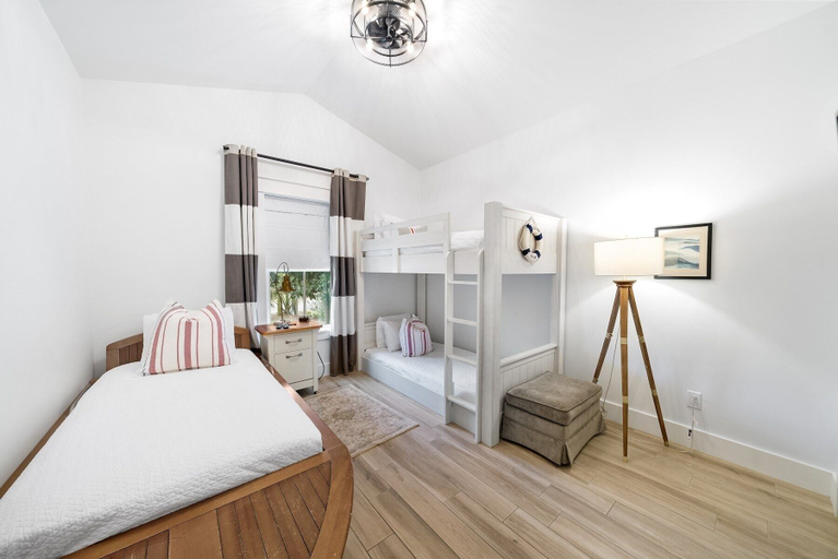Bedroom 2, Bid-a-wee Beach Bungalow 3 Bedroom Home by RedAwning, Bay