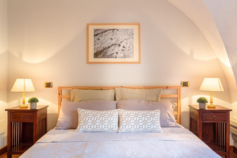 Bedroom 4, The Arnolfini Portrait Apartment, Lucca