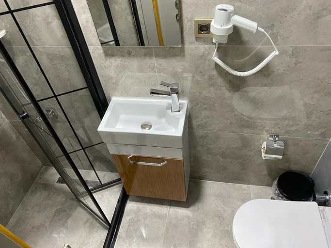 Bathroom 5, Guldehan Hotel, Beyoğlu