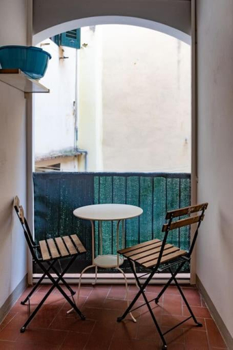 Others 5, Classic Florentine Flat Near Piazza Santa Croce, Florence