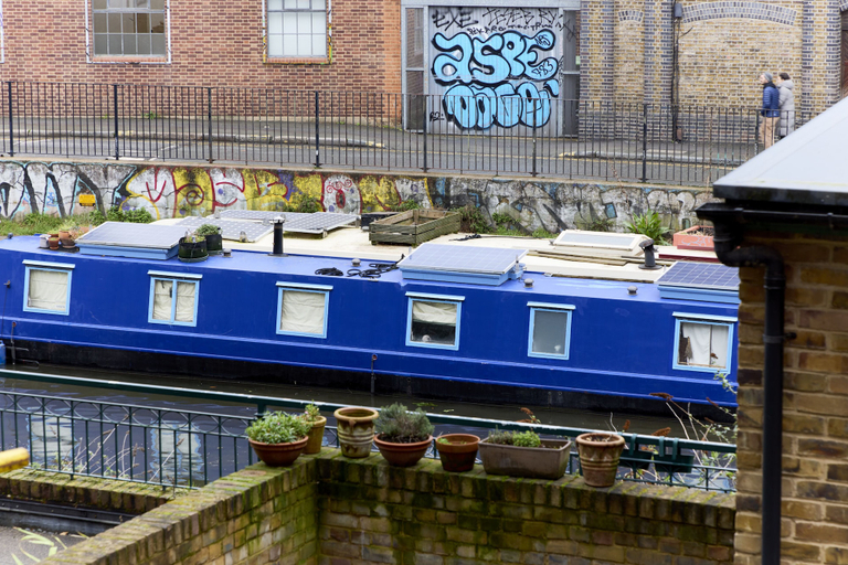 Exterior & Views, Apartment With Canal View in Broadway Market, London