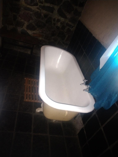 Bathroom 4, umbabala bush camp, Bojanala