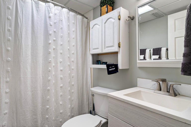 Bedroom 4, Lovely condo w/ indoor pool *only steps to parkway, Sevier