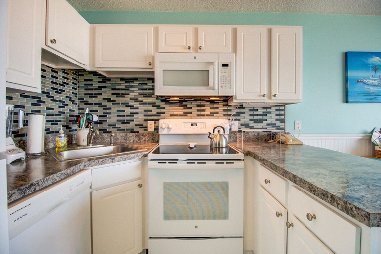 Private kitchen 5, 0506 Seaside Escape by Atlantic Towers, New Hanover