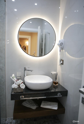 Bathroom 4, Vila Livi, Korçës