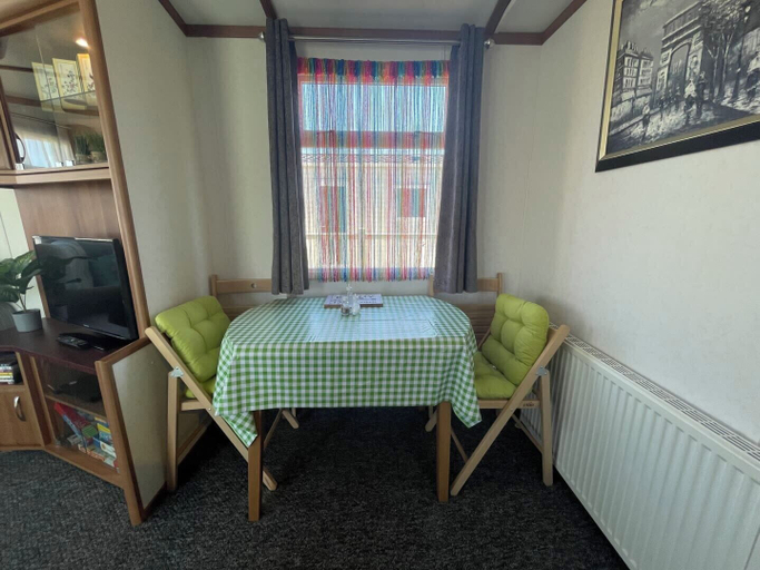 Others 5, 27 Tower View Pevensey Bay Holiday Park Beach, East Sussex