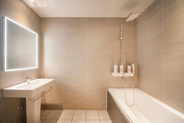 Bathroom 2, Naju Western Hotel, Naju