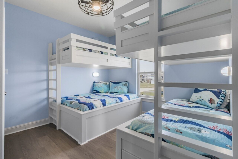 Room 3, Surf & Seahorse 4 Bedroom Home by RedAwning, Galveston