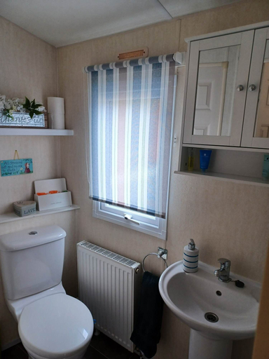 Bathroom, Daisy's Luxury Caravan, Lincolnshire