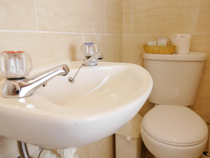 Bathroom 3, The Beechwood, Leeds