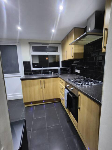 Others 4, Remarkable 3-bed House in Tilbury, Thurrock