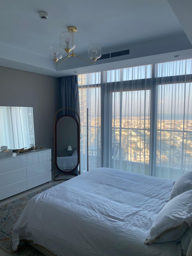 Room 2, Gorgeous 2 Br in Paramount, Dubai