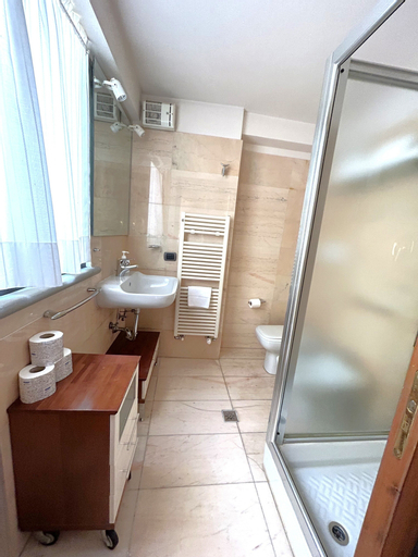 Bathroom 4