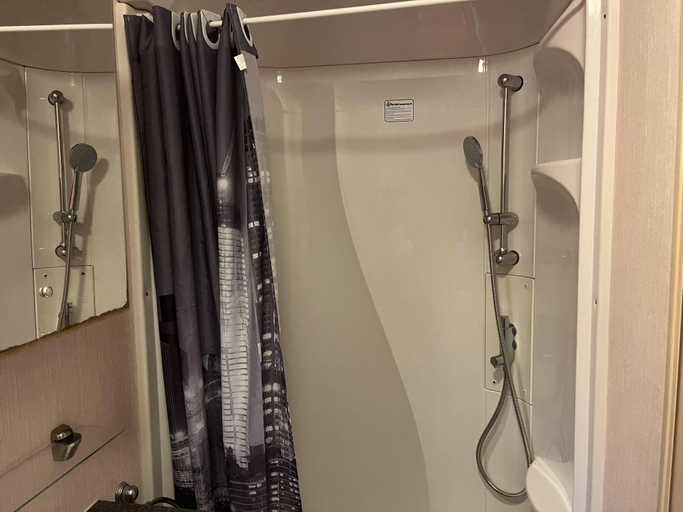 Bathroom, 3 Bedroom 6 Berth Pets go Free van With Decking, Cambridgeshire