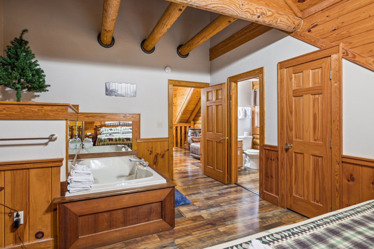 Bedroom 2, Golf View 2 Bedroom Cabin by RedAwning, Sevier