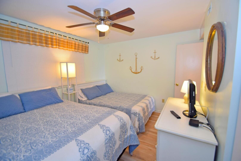 Room 3, Raffles 206 1 Bedroom Condo by RedAwning, Worcester