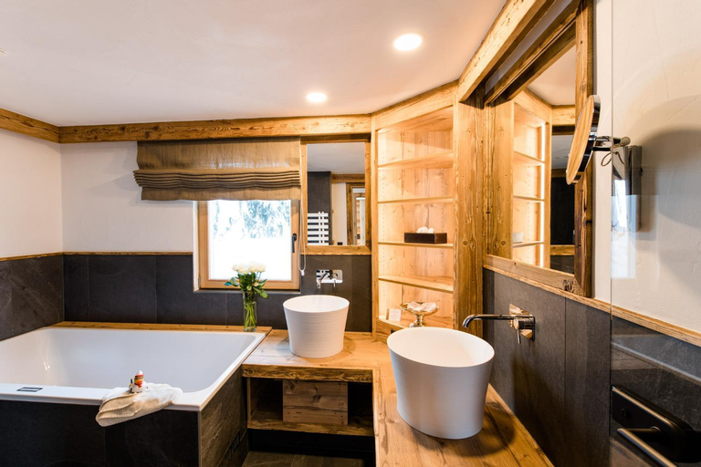 Bathroom 25