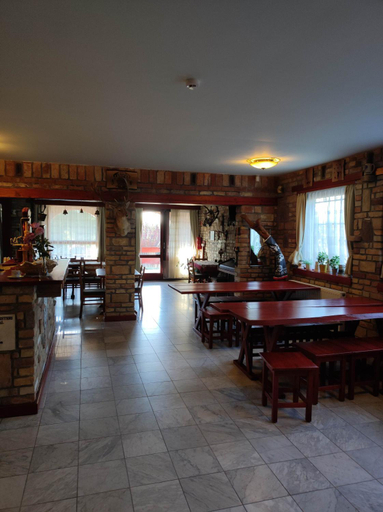 Food & Drinks 2, Hollo es Barany Vendeghaz, Veszprém
