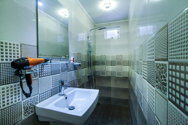 Bathroom 4, Slnco Villa, Katana