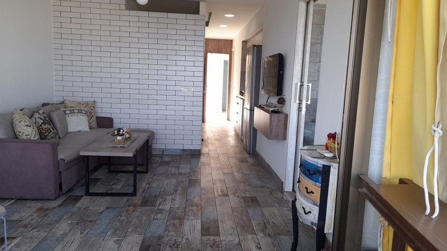 Interior 5, 2 Bed Flat - Sleeps 6 - Pets - Pool - Parking, Kasrouane