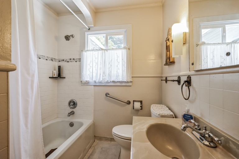 Bathroom 2, Charming Pet Friendly Coastal Getaway 3 Bedroom Home by RedAwning, Mendocino
