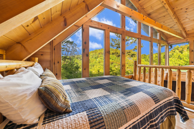 Bedroom 2, Wilderness Lodge 3 Bedroom Cabin by RedAwning, Sevier