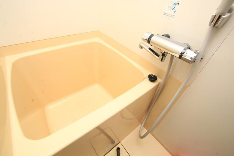 Bathroom 5, Banshoukaku, Tsushima