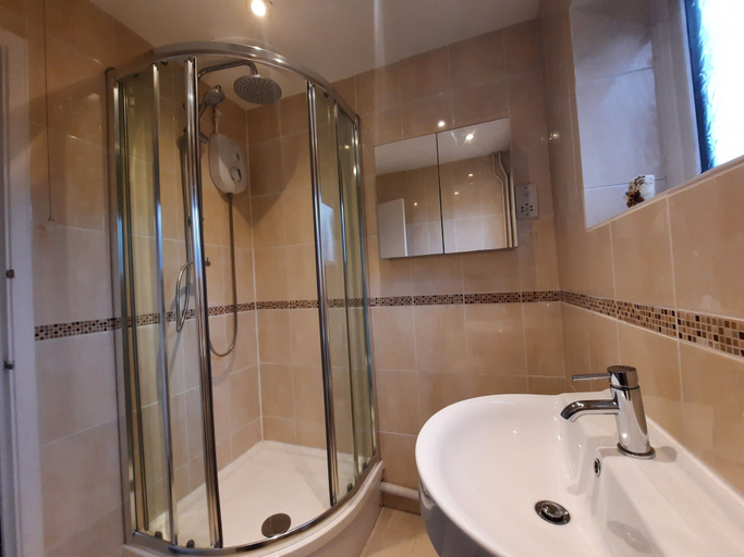 Bathroom 3, 2 Bed Chalet, St Margaret's at Cliffe, South Coast, Kent